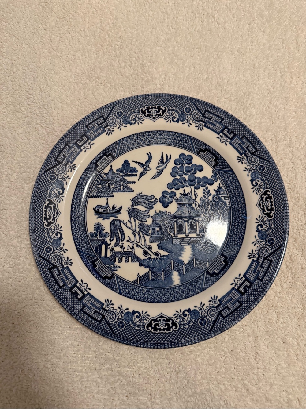 Vintage Churchill England 10 1/4” dinner plate - Blue Willow Pattern